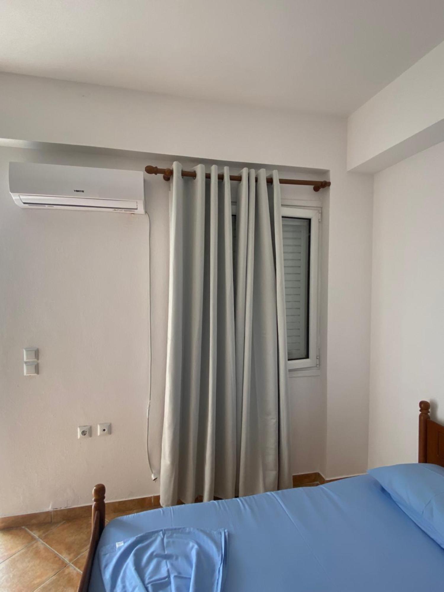 Eleni'S Holiday Rooms Himare Buitenkant foto